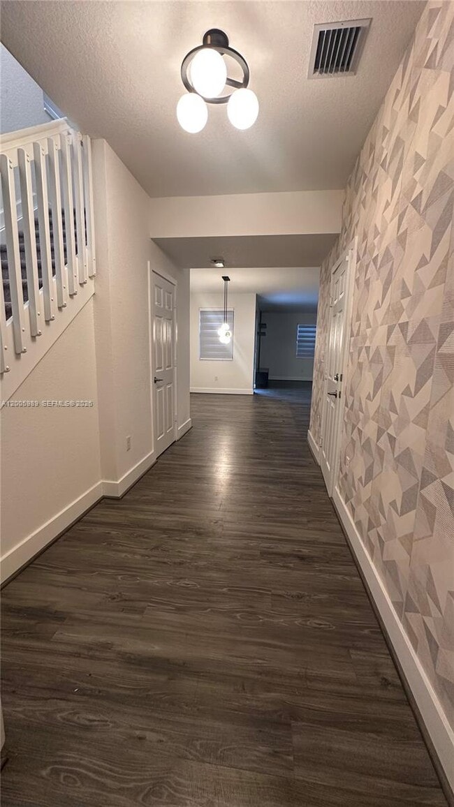 3423 W 110th St in Hialeah, FL - Building Photo - Building Photo