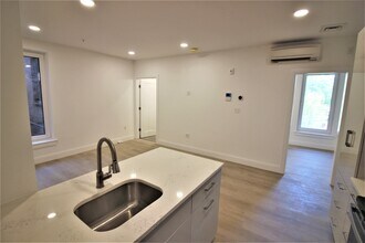 2 New St, Unit #2 in Boston, MA - Building Photo - Building Photo