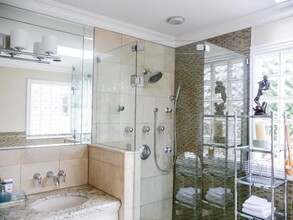 4089 Marine Dr SW in Vancouver, BC - Building Photo - Building Photo