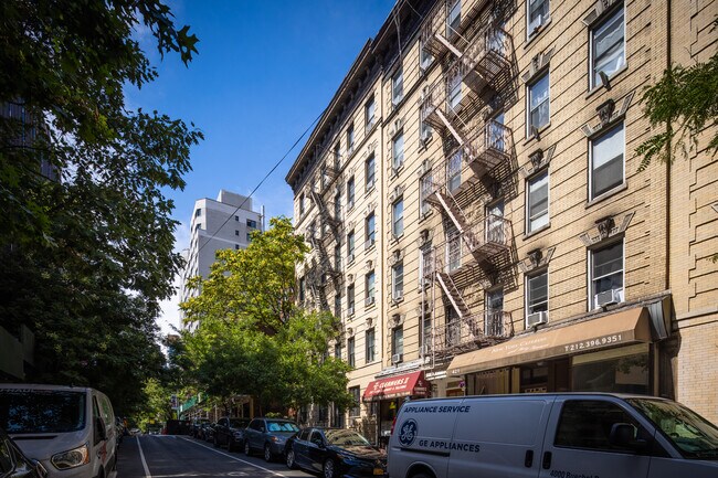 408 E 64th St in New York, NY - Building Photo - Primary Photo