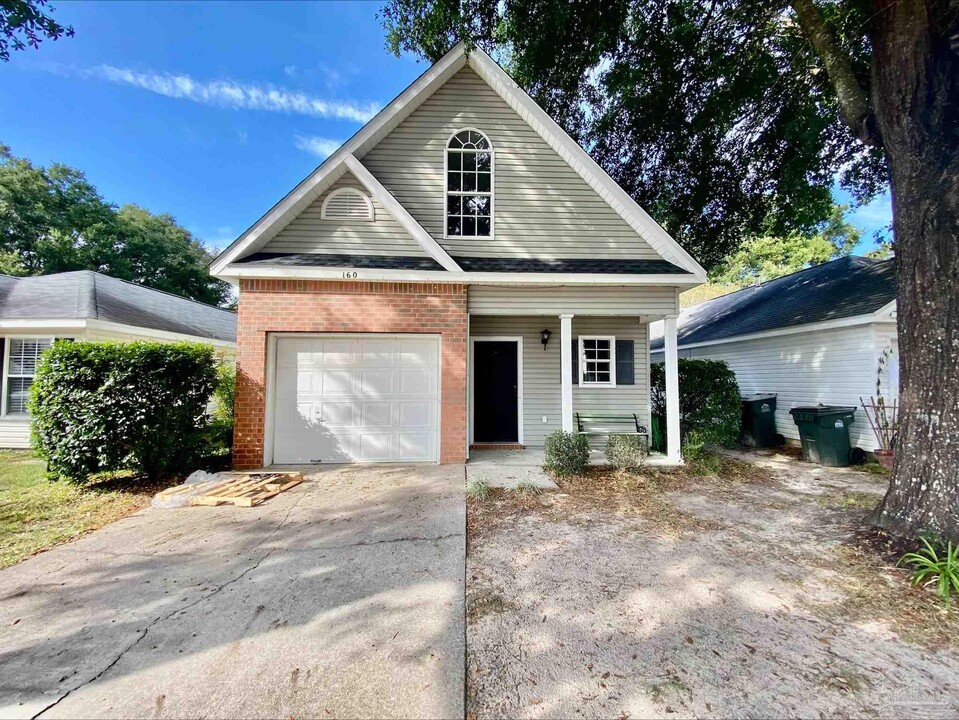 160 Wildflower Ln in Pensacola, FL - Building Photo