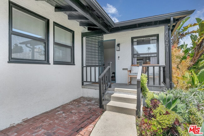 6051 W 86th Pl in Los Angeles, CA - Building Photo - Building Photo