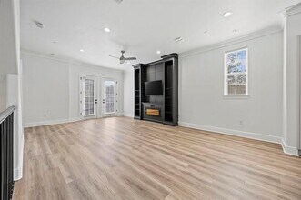 3200 Ross Ave in Dallas, TX - Building Photo - Building Photo