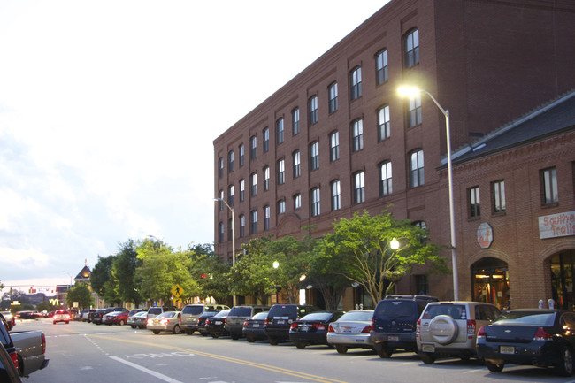 Magnolia Plaza in Auburn, AL - Building Photo - Building Photo