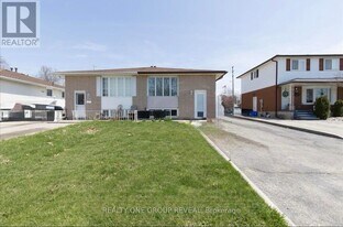 56 Bakersfield Dr in Cambridge, ON - Building Photo