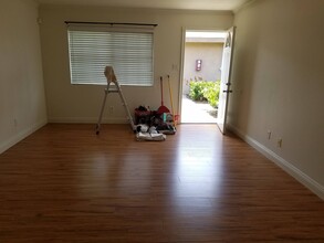 7762 Newman Ave, Unit 3 in Huntington Beach, CA - Foto de edificio - Building Photo