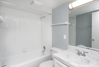 Southside Commons Realty LLC in Jacksonville, FL - Building Photo - Interior Photo