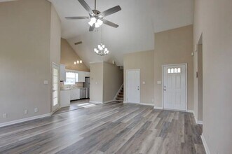 1356 Meredith Way in Clarksville, TN - Building Photo - Building Photo