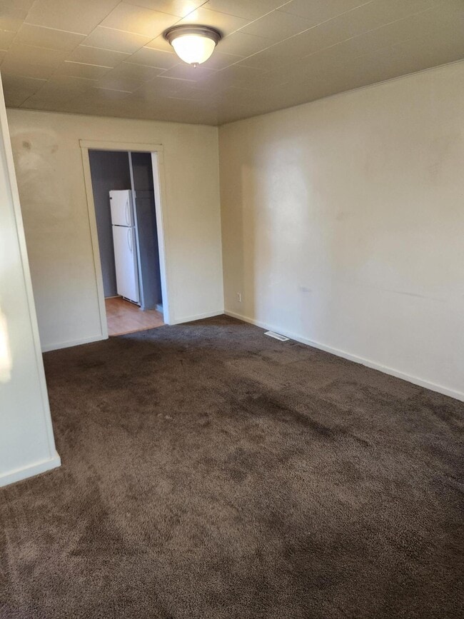 33114 Alaska Ct in Westland, MI - Building Photo - Building Photo