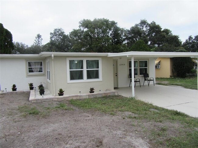 11913 104th St in Largo, FL - Foto de edificio - Building Photo