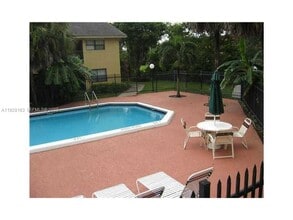 2997 Riverside Dr in Coral Springs, FL - Building Photo - Building Photo