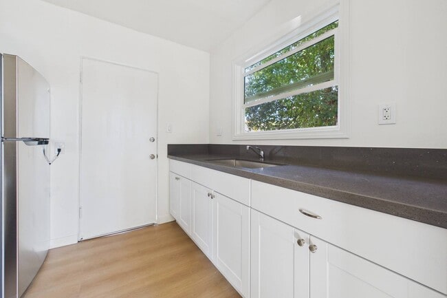 Wilcox Apartments in Los Angeles, CA - Foto de edificio - Building Photo