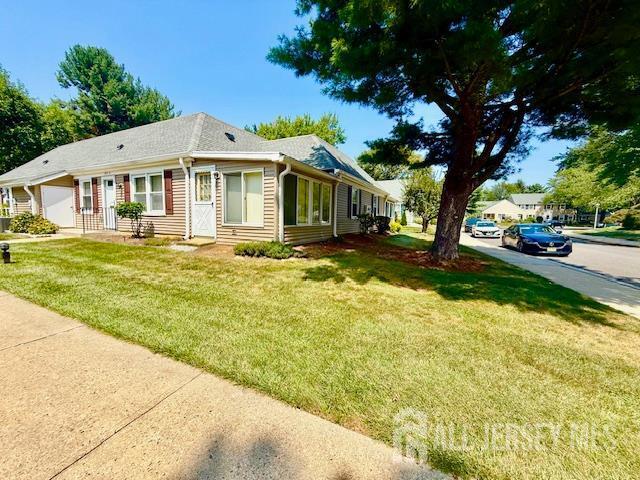 293D Sharon Way in Monroe Township, NJ - Foto de edificio - Building Photo