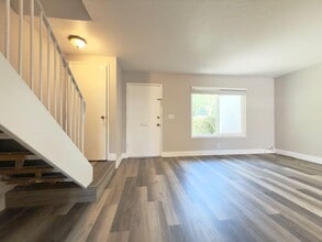 217 Chantilley Ln in San Jose, CA - Building Photo - Building Photo