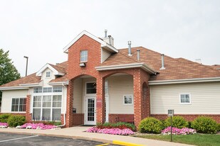 Downtown Bloomington Apartments For Rent Il Brickyard Apartments