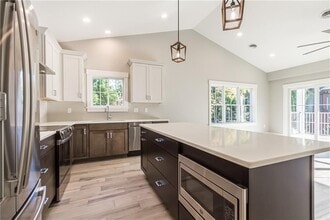 640 Jefferson Ave in Fairport, NY - Foto de edificio - Building Photo