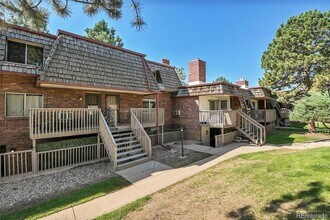 5401 E Warren Ave, Unit 204 in Denver, CO - Building Photo - Building Photo