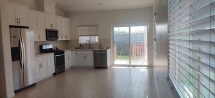 4601 Seedling Way in Bakersfield, CA - Building Photo - Building Photo