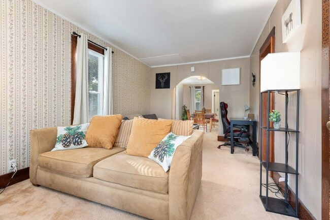 property at 511 S 3rd St