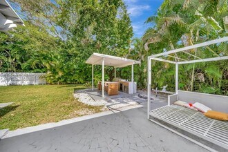 77 NE 95th St in Miami Shores, FL - Building Photo - Building Photo