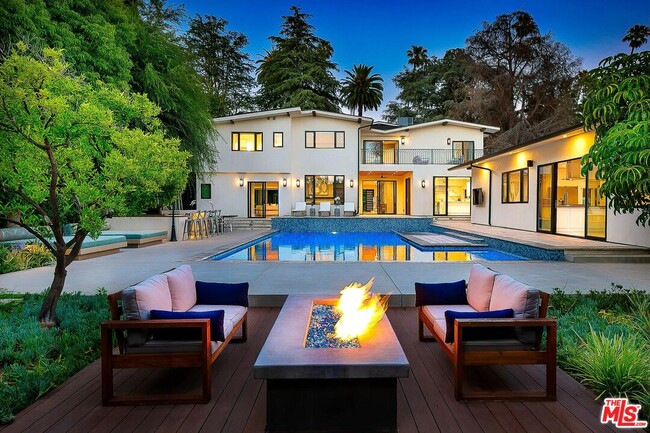 property at 721 N Beverly Dr