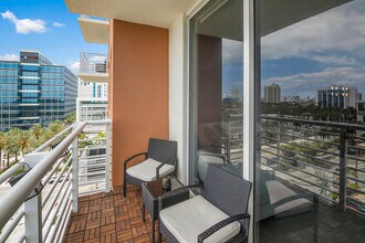 18800 NE 29th Ave, Unit 704 in Aventura, FL - Building Photo - Building Photo