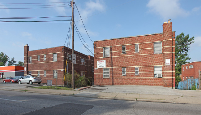 5661-5665 Glenway Ave in Cincinnati, OH - Building Photo - Building Photo