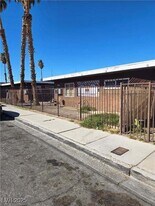 236 W Philadelphia Ave in Las Vegas, NV - Building Photo