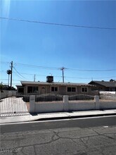2624 E Brady Ave in Las Vegas, NV - Building Photo - Building Photo
