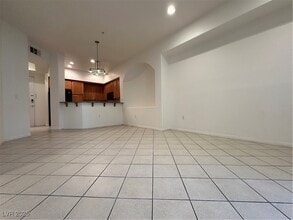 26 E Serene Ave in Las Vegas, NV - Foto de edificio - Building Photo