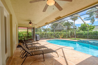 13725 Folkestone Cir in Wellington, FL - Building Photo - Building Photo