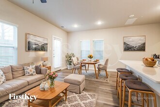 381 N Centro Cir in Shenandoah, TX - Building Photo - Building Photo