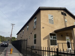 248 N 1st St, Unit 1 in La Puente, CA - Foto de edificio - Building Photo