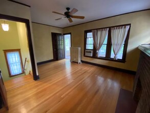 607 N Humphrey Ave, Unit 2 in Oak Park, IL - Building Photo - Building Photo