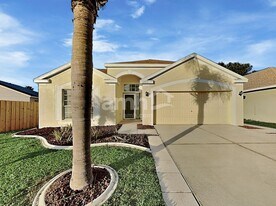 12715 Early Run Ln in Riverview, FL - Building Photo