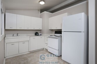 14429 SE Harrison St in Portland, OR - Building Photo - Building Photo