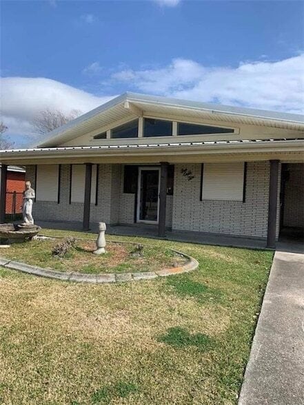 property at 483 Dogwood Dr