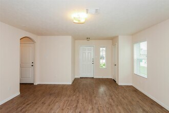 3803 Cary Creek Dr in Baytown, TX - Building Photo - Building Photo