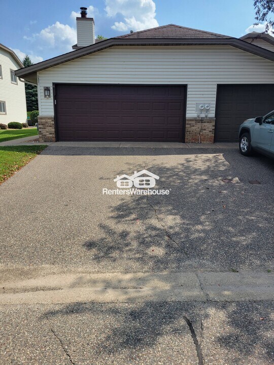1331 67th Ln N in Brooklyn Center, MN - Building Photo