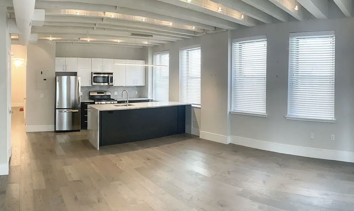 45 Broad St, Unit 301 in Boston, MA - Building Photo