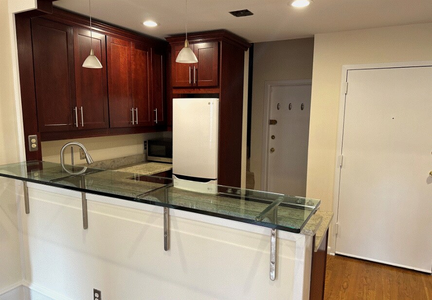 298 Commonwealth Ave in Boston, MA - Building Photo