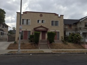 1662 S Hobart Blvd in Los Angeles, CA - Building Photo - Building Photo