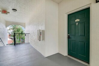 5308 Myrtlewood Cir E in Palm Beach Gardens, FL - Building Photo - Building Photo