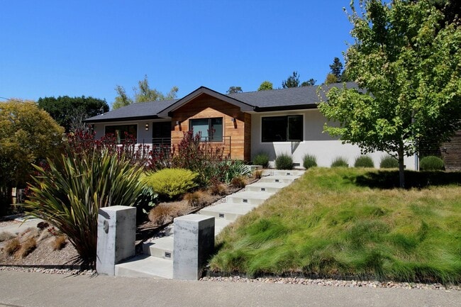 property at 9 Wilkins Pl
