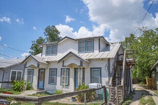 113-115 Vitra Pl in San Antonio, TX - Building Photo