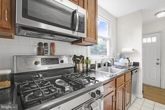 2501 Christian St in Philadelphia, PA - Building Photo - Building Photo