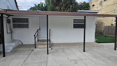 425 Ardmore Rd, Unit 08 in West Palm Beach, FL - Building Photo - Building Photo