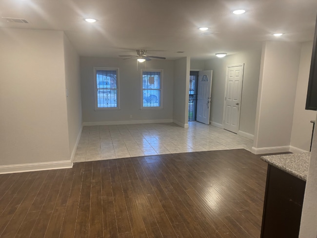 266 Kate Schenck Ave in San Antonio, TX - Foto de edificio - Building Photo