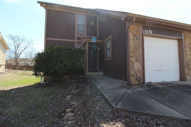 property at 108 N Saxony Dr