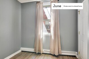 Room in Shared 3 bed/1 bath home in Boston, MA - Building Photo